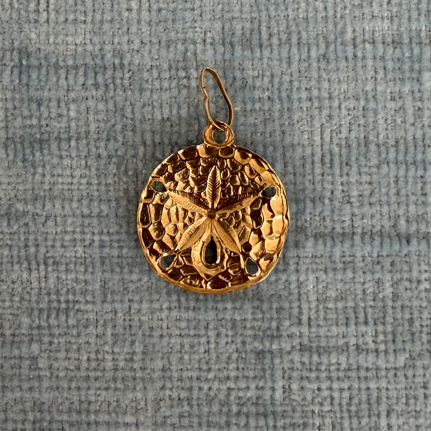 14k Sand Dollar Shell