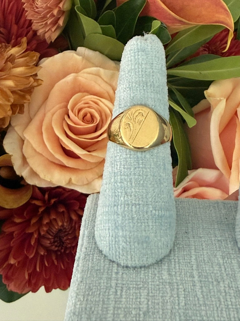 9k English Signet Ring