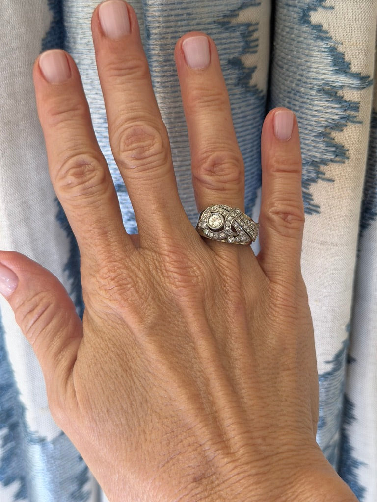 18k White Gold Art Deco Diamond Ring