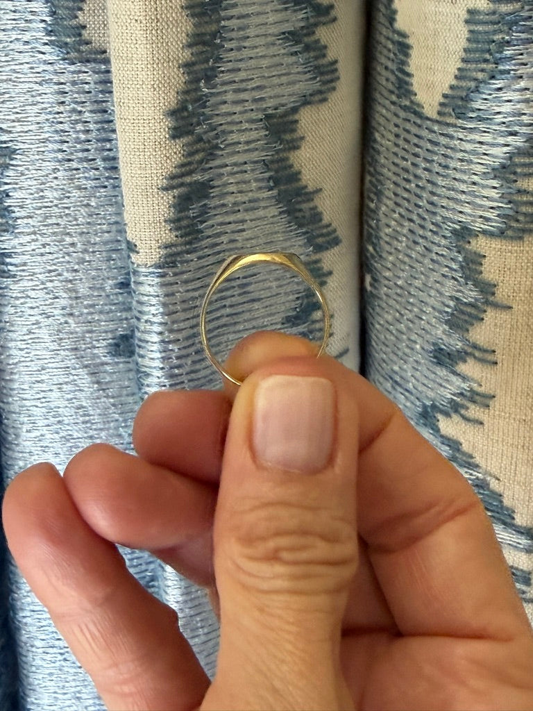 9k English Signet Ring