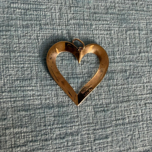14k Fluted Open Heart Charm