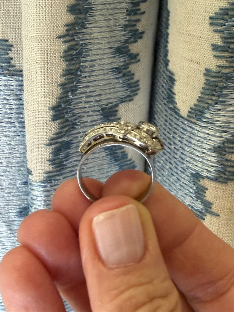 18k White Gold Art Deco Diamond Ring