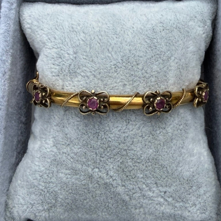 14k Victorian Floral Garnet Bangle