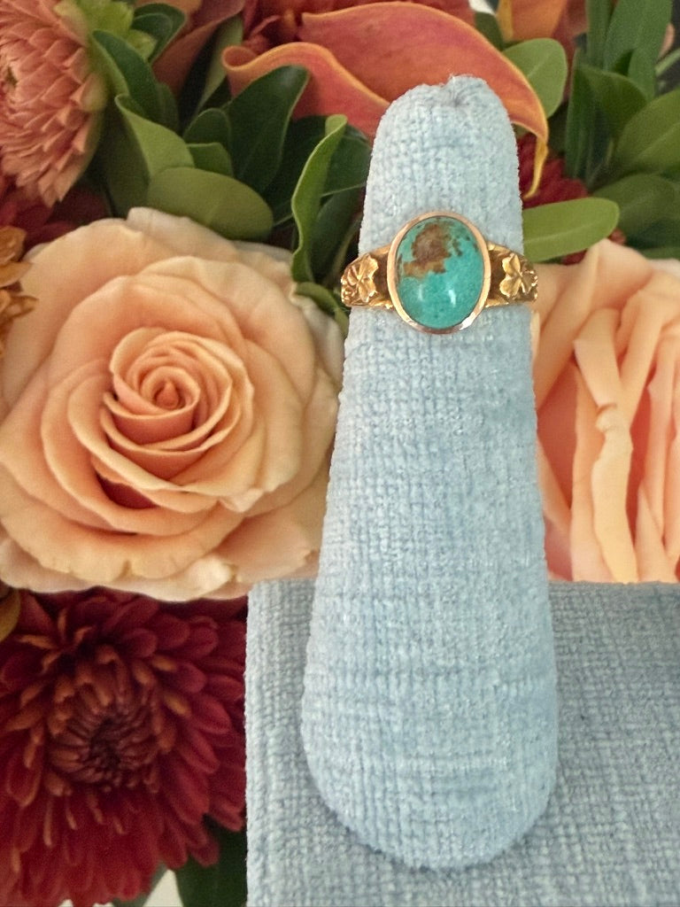 12K Turquoise Ring with Clover Design